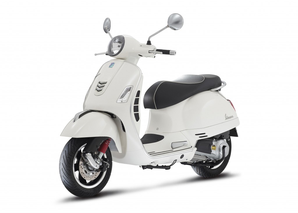 023 Vespa GTS Super